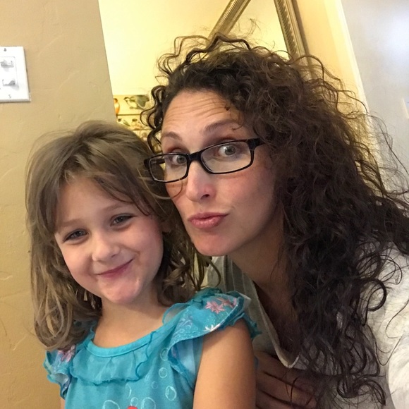 Meet your Posher, Tessa - Picture 1 of 1